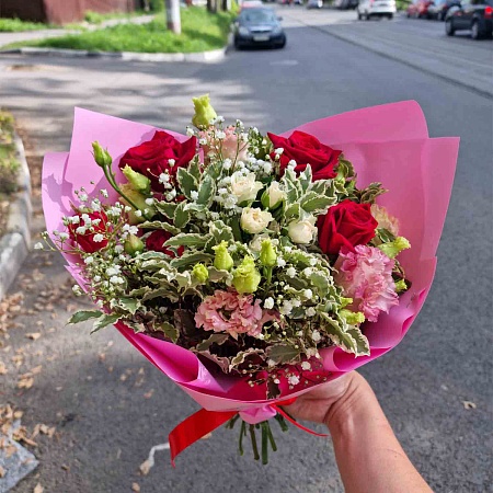 Доставка букетов из цветов в Самаре - образец Доставка букетов из цветов в Самаре - пример выполнения